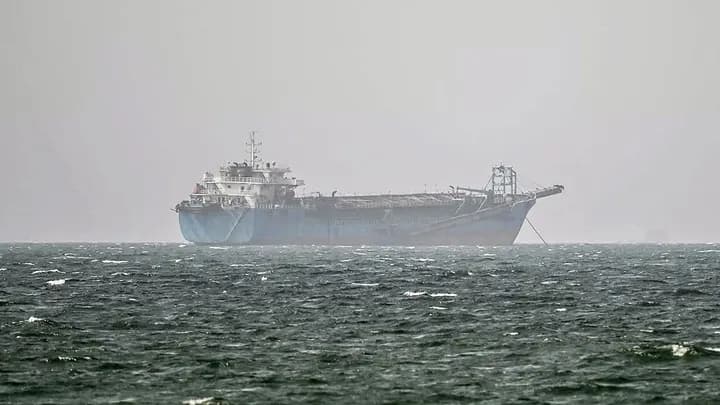 Photograph accompanying: Iran Loses Key Economic Lifeline as Trump Sanctions Standoff Continues