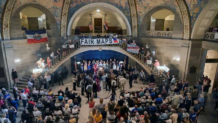 Photograph accompanying: Missouri Judge Delivers Major Redistricting Victory for Trump and GOP Ahead of Midterms
