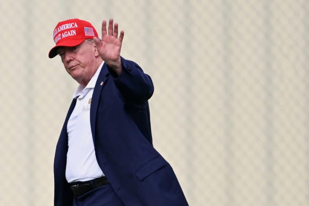Photograph accompanying: Trump Orders Pentagon to Scale Back Military Exercises With South Korea